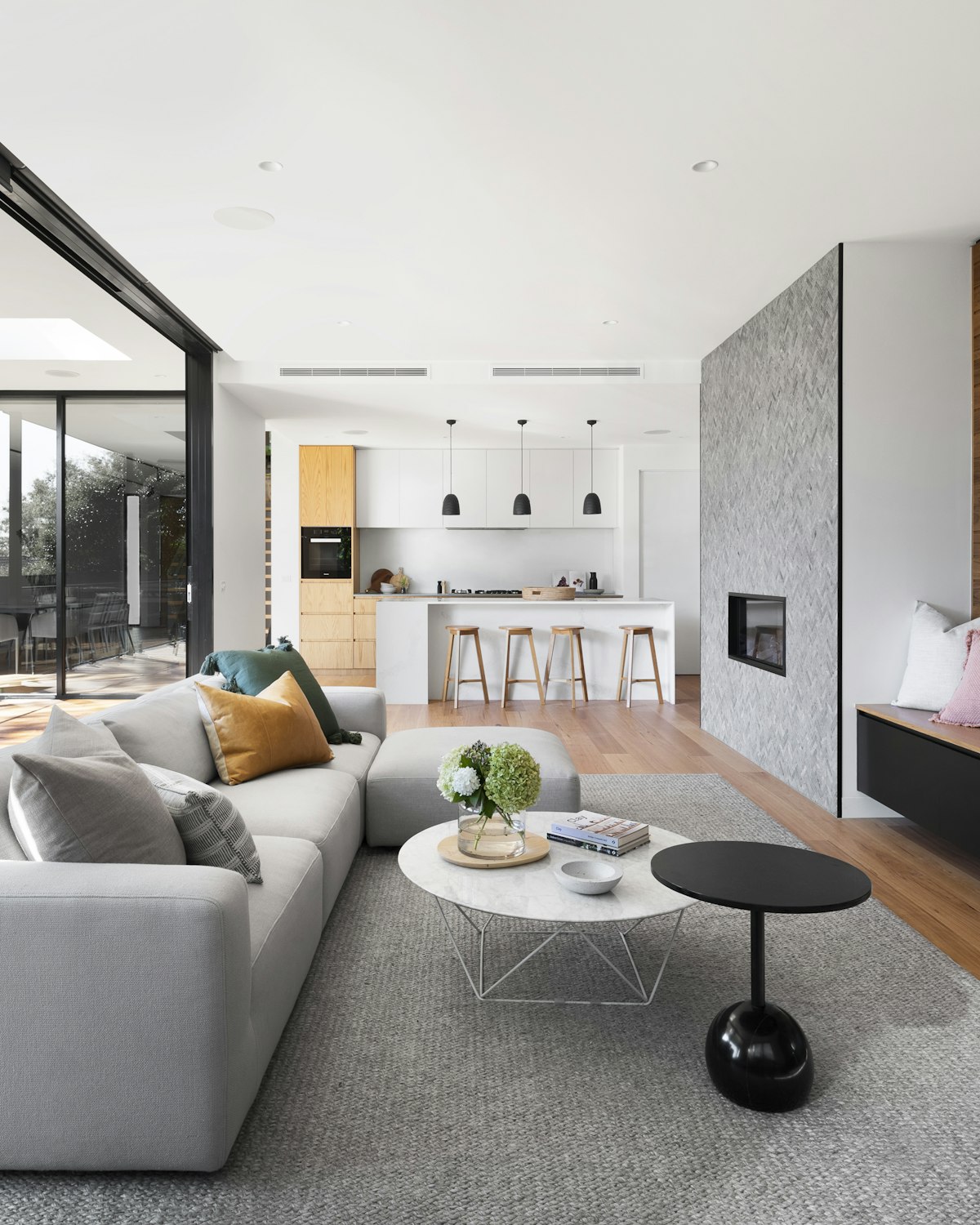 Contemporary custom home built by MCRAU in the Swan Valley, Western Australia